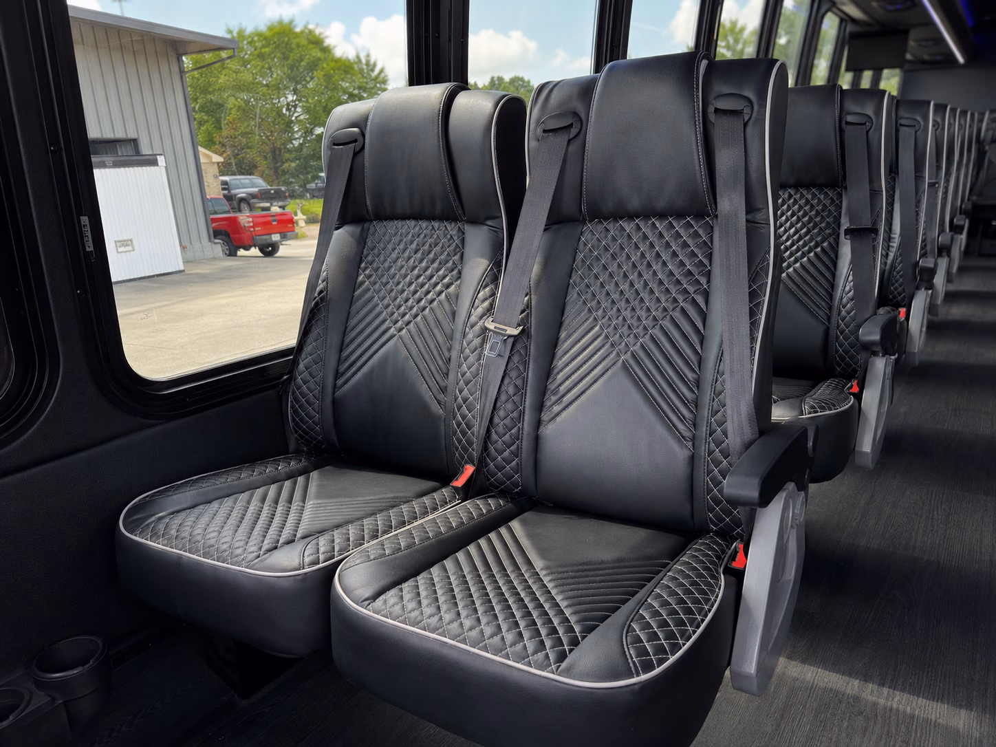 nashville airport shuttle bus rentals for private groups
