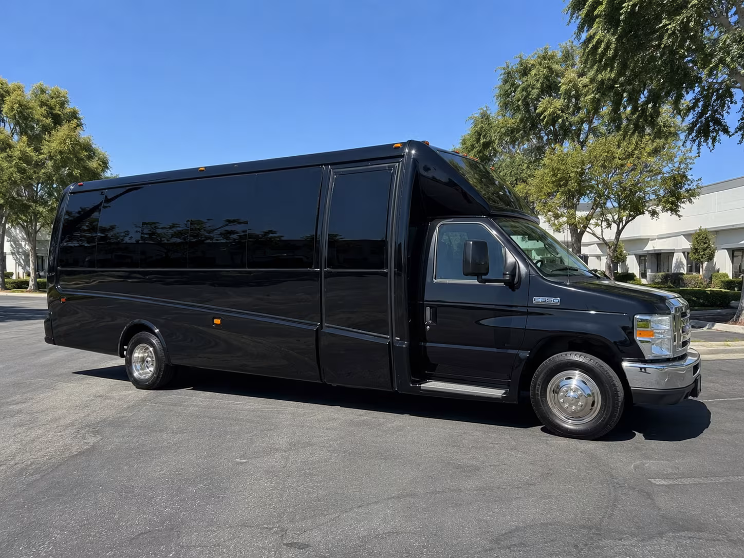 rent a nashville prom party bus or charter bus today